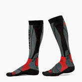Calze Kalahari, un calzino unisex con ammortizzazione integrata. Colore grigio scuro-rosso. Di REV'IT!.